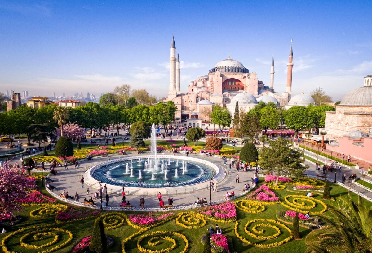 Where are the istanbul tour places for a tourist